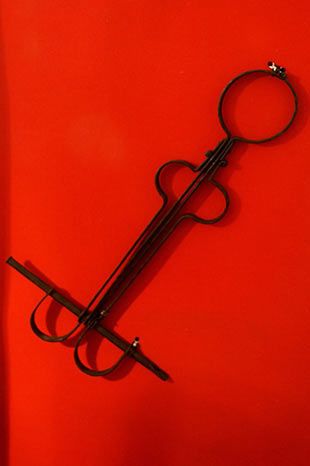 En vahşi işkence aletleri