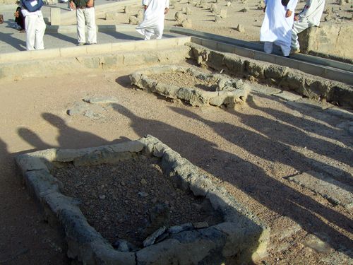 Cennet'ül Baki'de yatan sahabeler