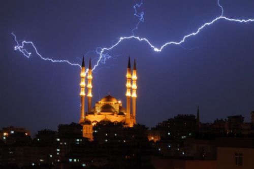 Dünyanın en büyük ve görkemli camileri