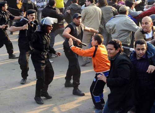 Mısır halkı da ayaklandı...