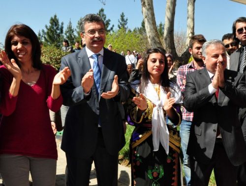 Diyarbakır'da nevruz(newroz) kutlamaları
