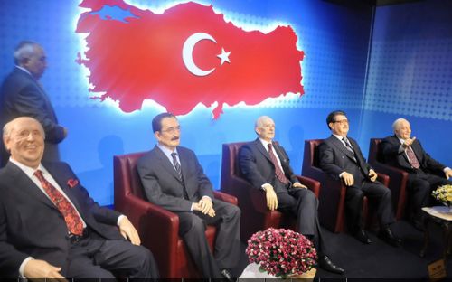 Türkiye'nin ilk balmumu müzesi açıldı