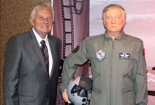 Türkiye'nin ilk balmumu müzesi açıldı