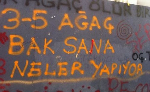 Gezi Parkı eylemlerinde öne çıkan ilginç pankartlar