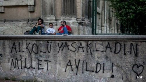 Gezi Parkı eylemlerinde öne çıkan ilginç pankartlar