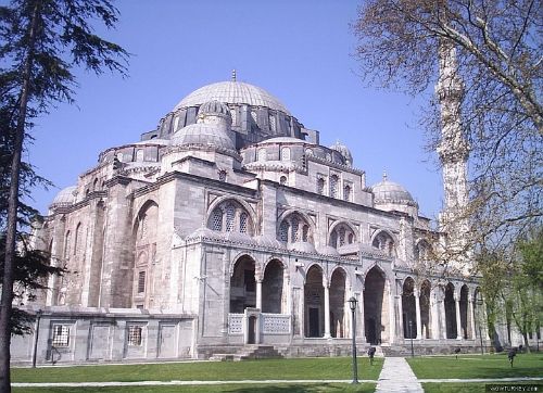 Her camide ayrı bir efsane