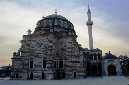 Her camide ayrı bir efsane