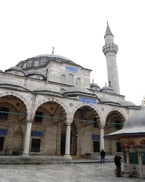 Her camide ayrı bir efsane