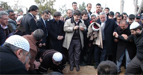 Tahir Büyükkörükçü Hoca'nın cenazesinden kareler