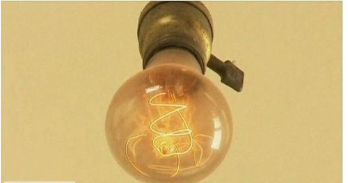110 yıldır yanan ampulün sırrı çözülemiyor!