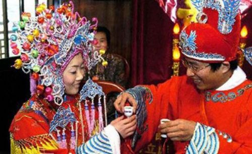 Dünyadan ilginç düğün adetleri