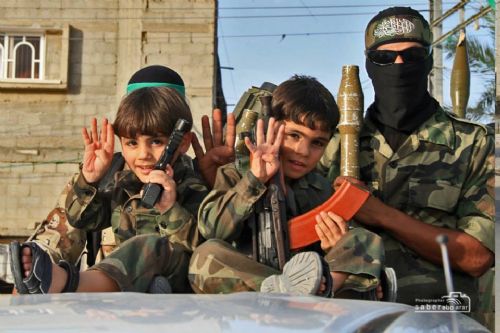 İzzeddin Kassam Tugayları sokaklarda