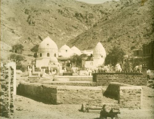 Peygamberin güllerinin yattığı kabristanlıklar