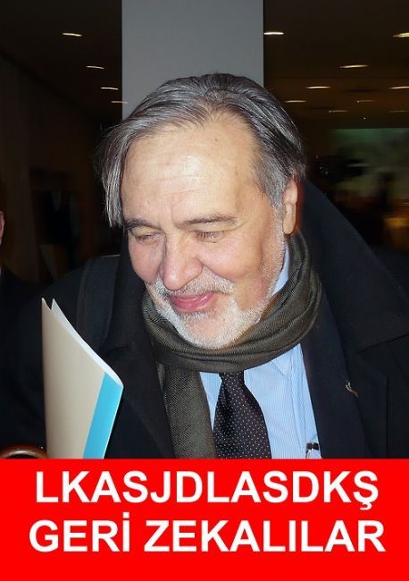 En komik ‘İlber Ortaylı Caps’leri