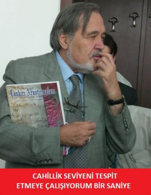 En komik ‘İlber Ortaylı Caps’leri