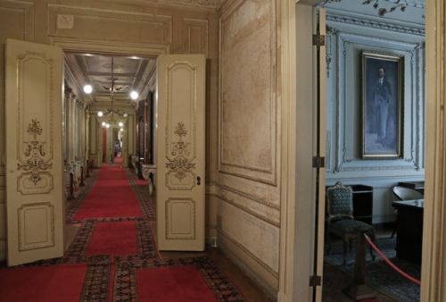 Bu köşk ihtişamıyla göz kamaştırıyor