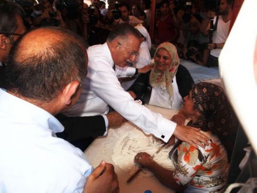 Ekmeleddin İhsanoğlu Marmaray'ı gezdi