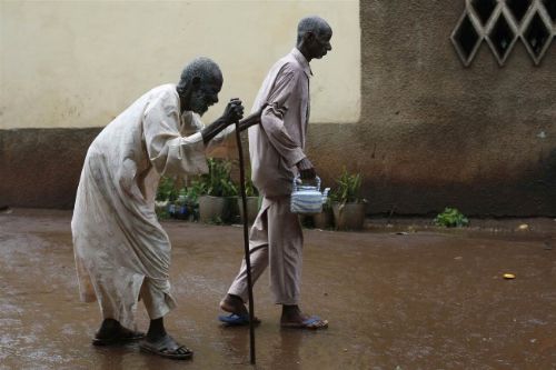 900 Müslüman kiliselere sığındı