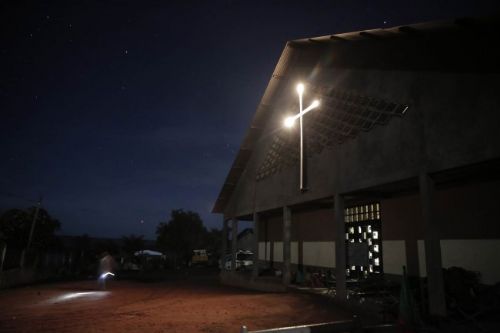 900 Müslüman kiliselere sığındı