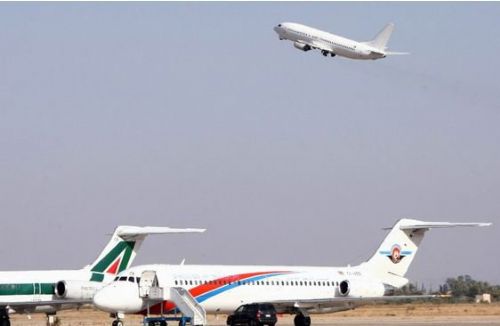 Yolcu uçaklarını ateşe verdiler