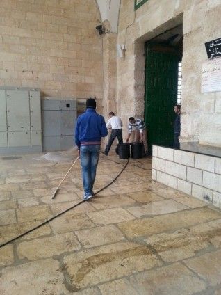 Mescid-i Aksa'da temizlik çalışmaları