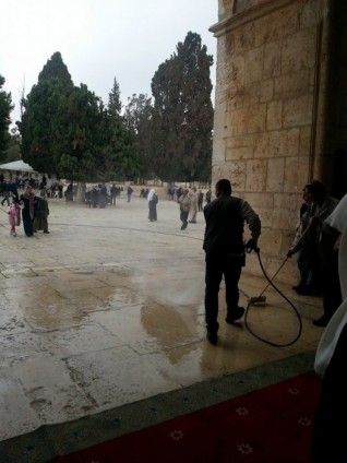 Mescid-i Aksa'da temizlik çalışmaları