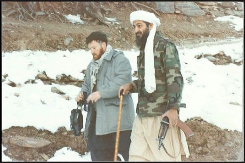 Usame Bin Ladin'in ilk kez yayınlanan fotoğrafları!