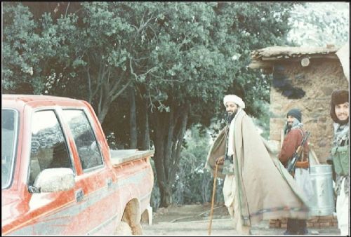 Usame Bin Ladin'in ilk kez yayınlanan fotoğrafları!