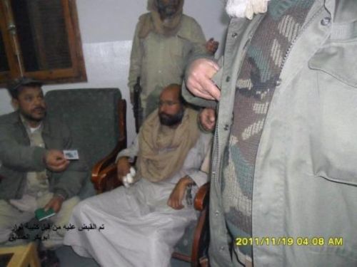 Oğul Kaddafi'nin yakalandıktan sonra çekilen ilk görüntüleri