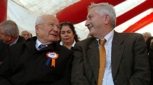 Çevik Bir, Evren'in yaveri çıktı