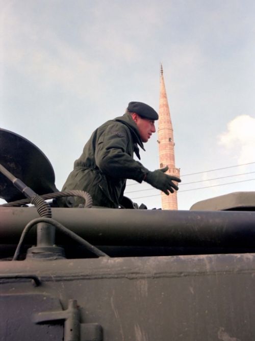 Çevik Bir, Evren'in yaveri çıktı