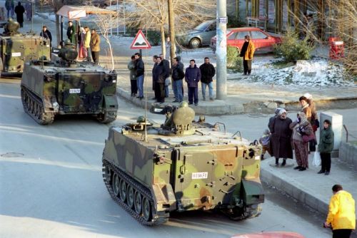 Çevik Bir, Evren'in yaveri çıktı