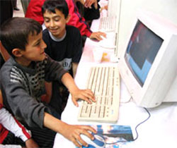 Çocuklar interneti oyunla öğrenecek