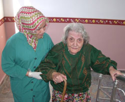 Darülaceze personeli, AB'ye girdi