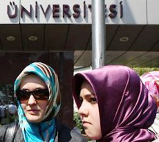 Mazlumder'den ayrımcı kadın gruplara sert tepki
