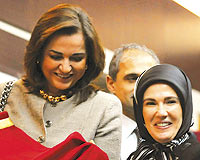 Yunan Bakan'dan başörtüsü desteği
