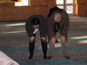 Alman mahkemesinden lisede namaza onay