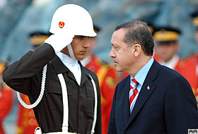 'Herhalde laikliğe aykırı değildir'
