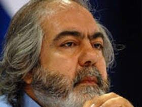 Altan, Cumhuriyet'i topa tuttu!