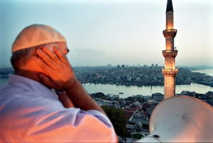 Müezzin ezan saatini karıştırdı