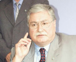 'Yılmaz ve Demirel emir erliği yaptı'