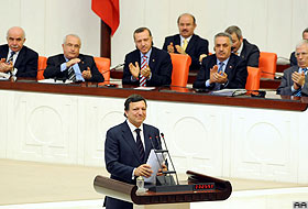 Barroso'dan laiklik ve başörtüsü mesajı