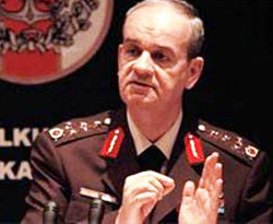 Başbuğ'dan kutuplaşma uyarısı