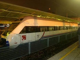 Ankara-Eskişehir 1 saate iniyor
