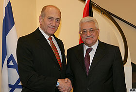 Sürpriz Olmert ile Abbas görüşmesi