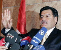 Haşim Kılıç'tan demokrasi dersi