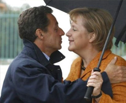 Sarkozy Merkel'e 'ilan-ı aşk' etti