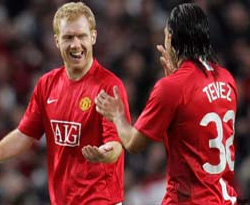 Manchester şampiyonluğa koşuyor