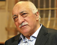 Gülen okullarına komutan desteği