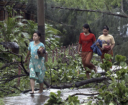 Burma'da milyonlarca felaketzede risk altında